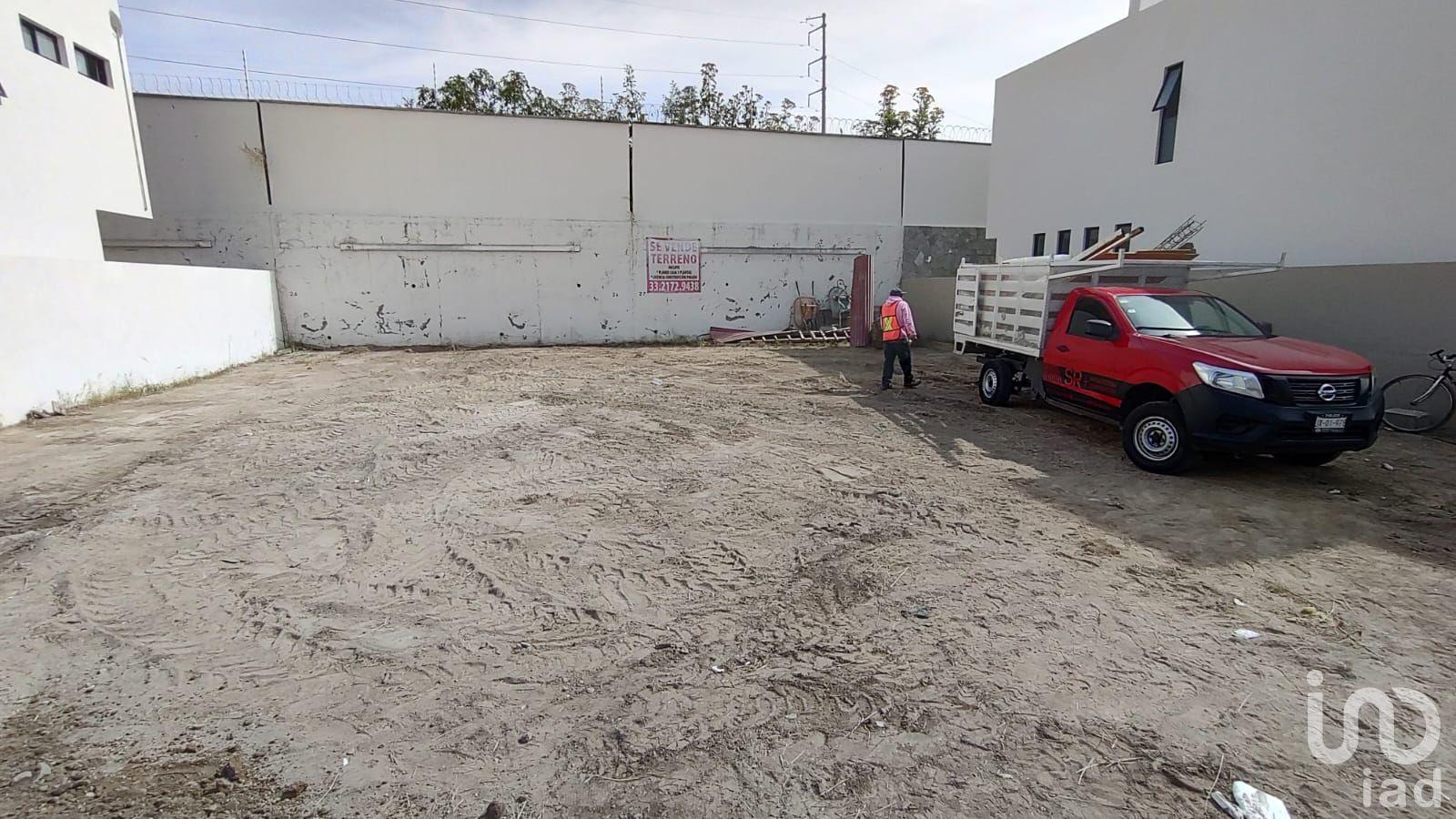 LOTE EN VENTA EN ZONA REAL CON PROYECTO ARQUITECTONICO