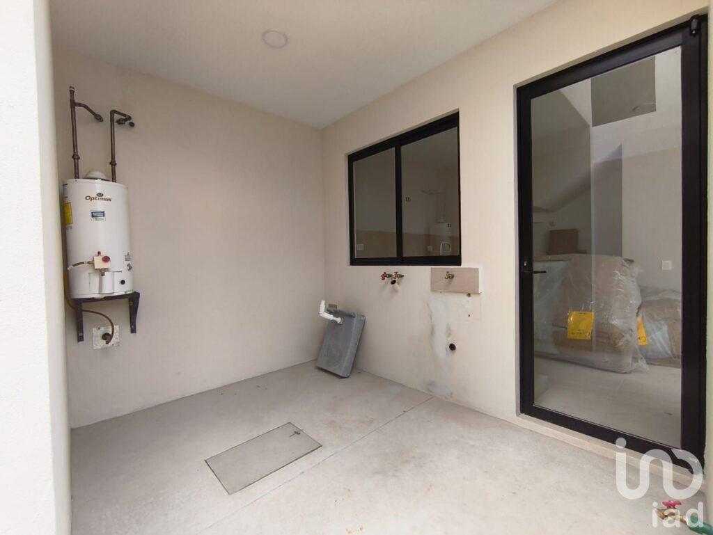 Casa de 4 recamaras en Venta en Cantabria Residencial muy cerca de parque industrial Colinas SLP