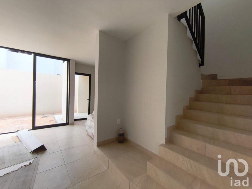 Casa de 4 recamaras en Venta en Cantabria Residencial muy cerca de parque industrial Colinas SLP