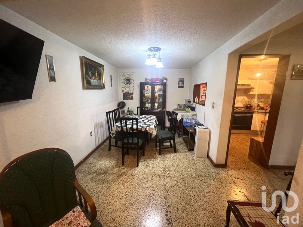 Baja de Precio! Edificio en Venta en corredor comercial Los Reyes Ixtacala, Tlalnepantla