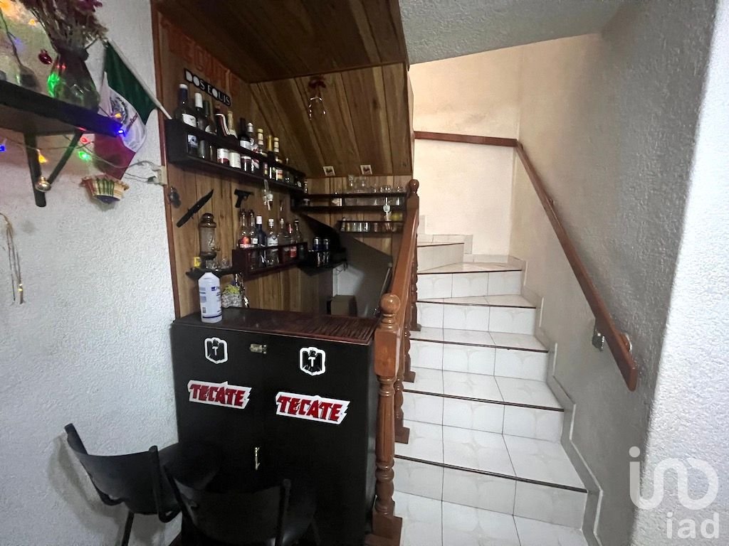 Baja de Precio! Edificio en Venta en corredor comercial Los Reyes Ixtacala, Tlalnepantla