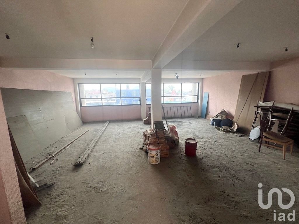 Baja de Precio! Edificio en Venta en corredor comercial Los Reyes Ixtacala, Tlalnepantla