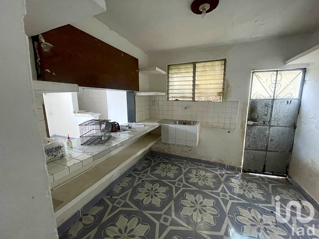 CASA EN VENTA, IDEAL PARA REMODELAR, SODZIL, MERIDA