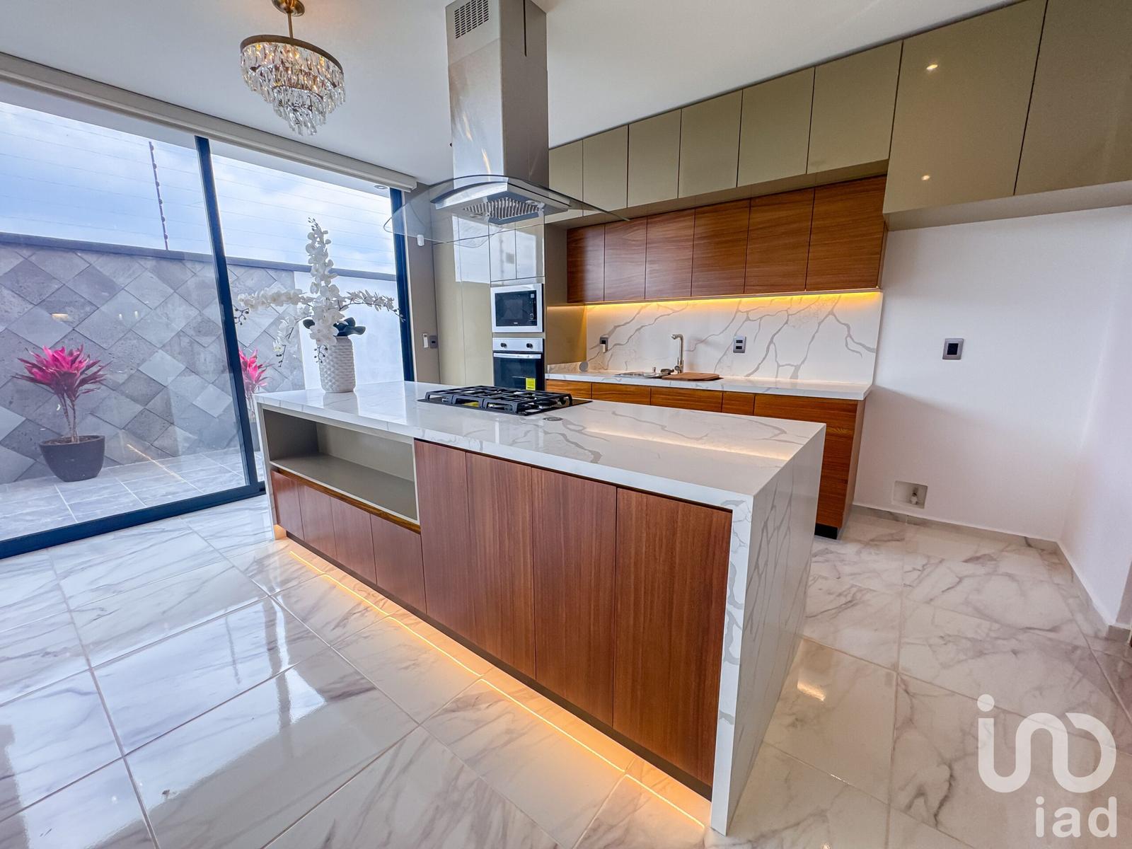 Se Vende Lujosa Casa en Fraccionamiento Privado, San Juan del Rio, Queretaro