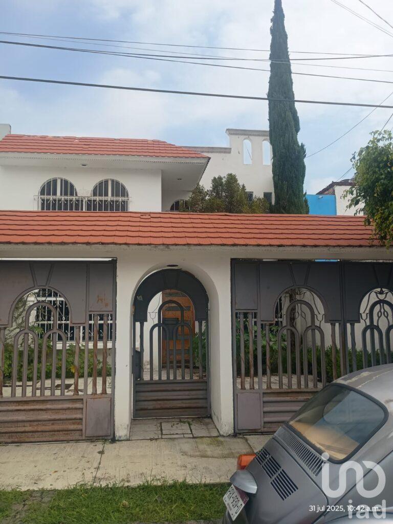 SE VENDE CASA EN COTO PRIVADO FUENTES DE MORELIA POR GOYOSSO Y CERCA DE COSTCO