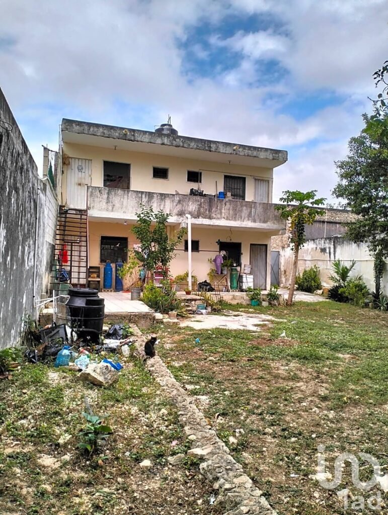 TERRENO CON CONSTRUCCIÓN EN EL CENTRO DE MERIDA, YUCATÁN