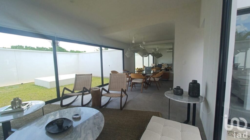 CASA EN VENTA A 30 MINUTOS DE LA PLAYA DE CHICXULUB YUCATAN