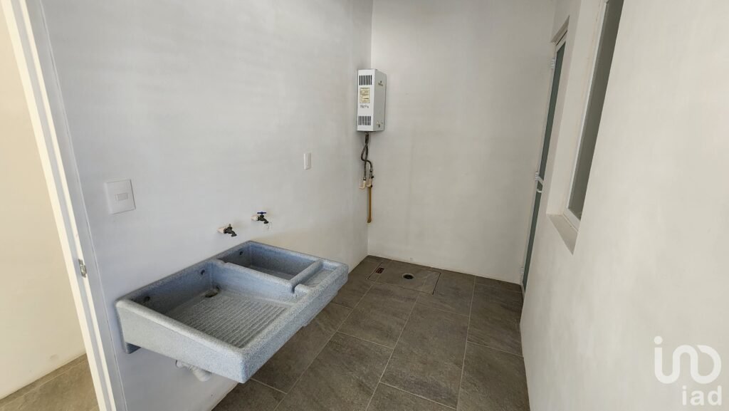 CASA EN VENTA A 30 MINUTOS DE LA PLAYA DE CHICXULUB YUCATAN