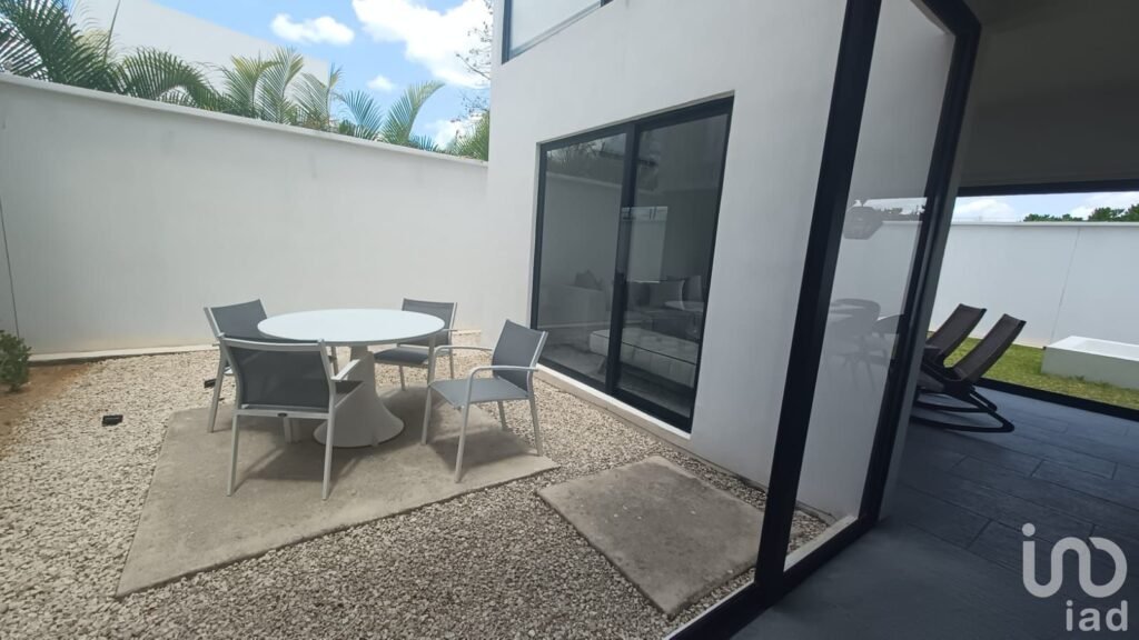 CASA EN VENTA A 30 MINUTOS DE LA PLAYA DE CHICXULUB YUCATAN