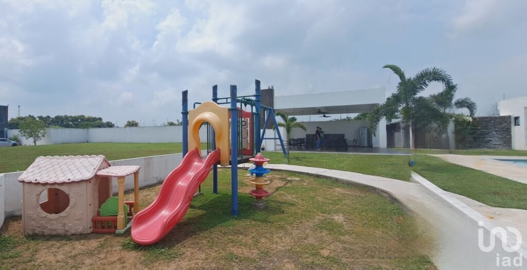 CASA EN RENTA EN RESIDENCIAL DEL BOSQUE VERACRUZ