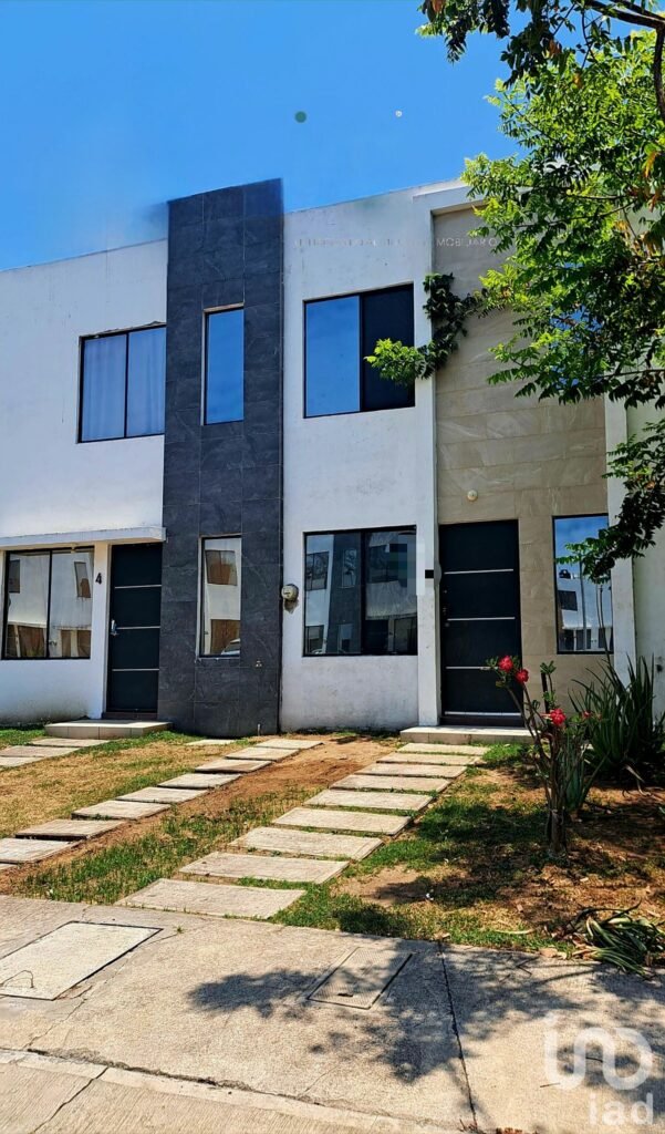 CASA EN RENTA EN RESIDENCIAL DEL BOSQUE VERACRUZ