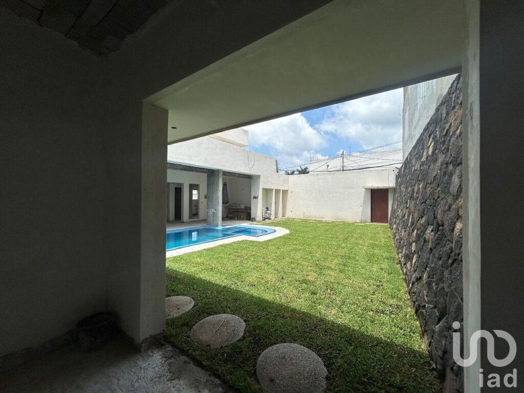 Casa en venta con alberca en Burgos Cuernavaca