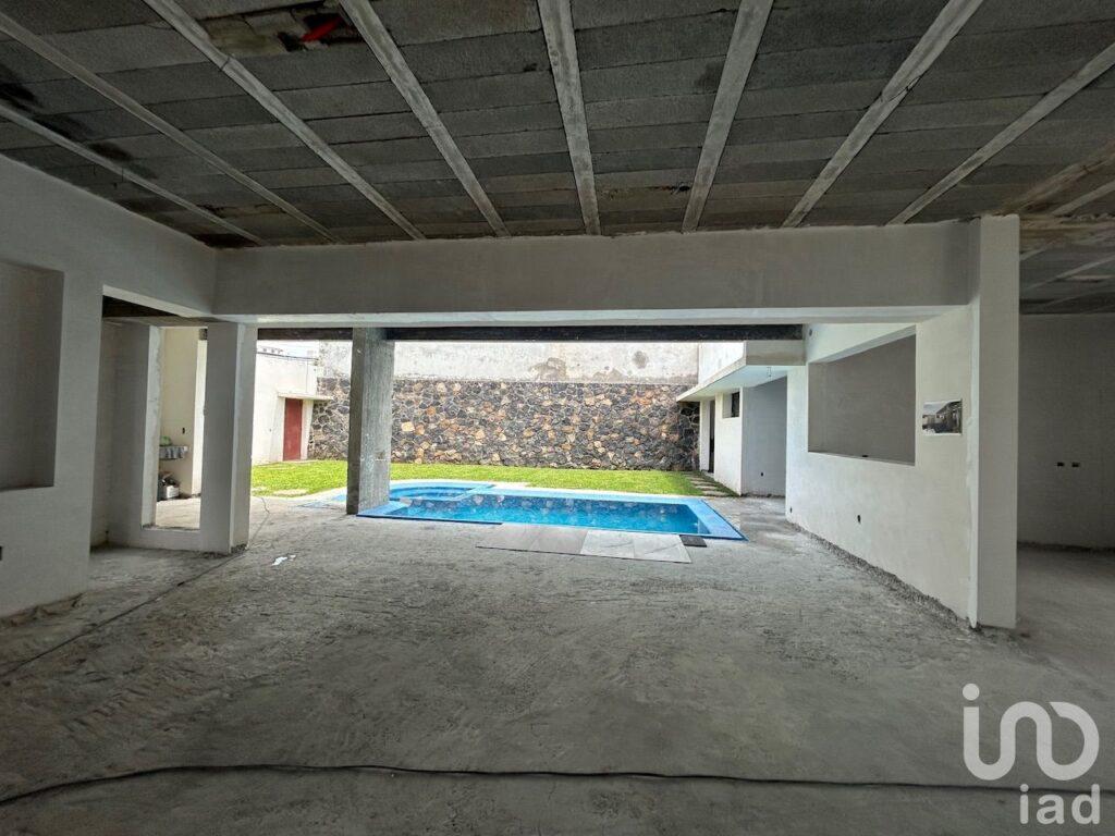 Casa en venta con alberca en Burgos Cuernavaca