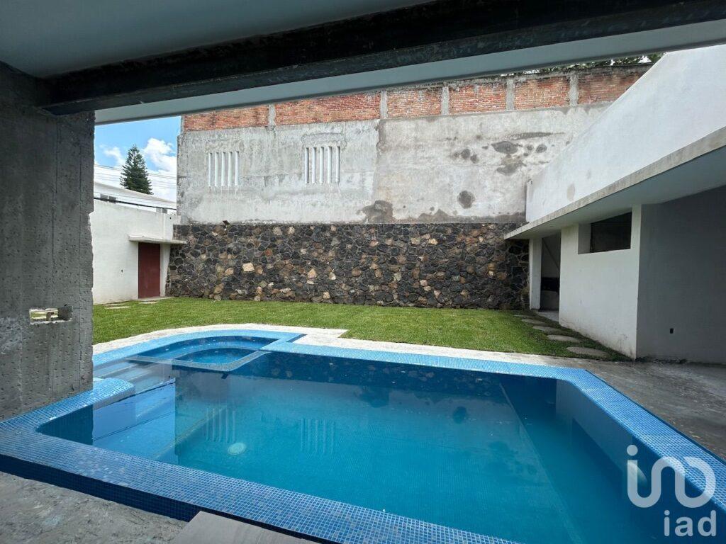 Casa en venta con alberca en Burgos Cuernavaca