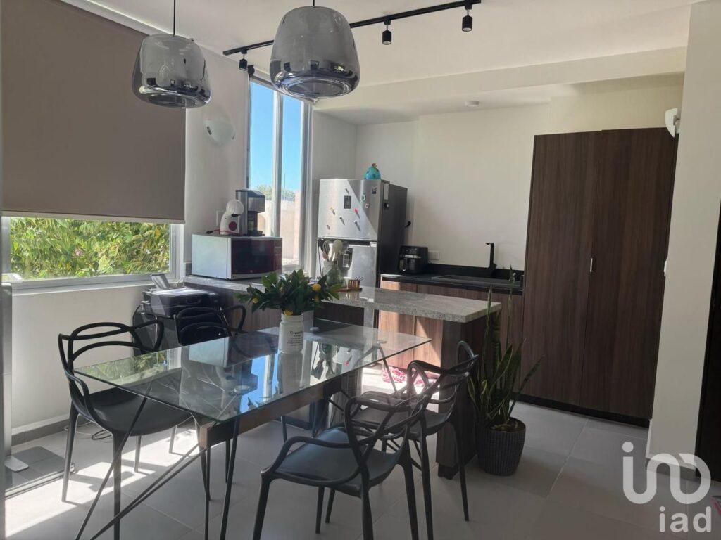 Vive en la comodidad de la colonia Chuburná: Departamento amueblado con ubicación privilegiada.