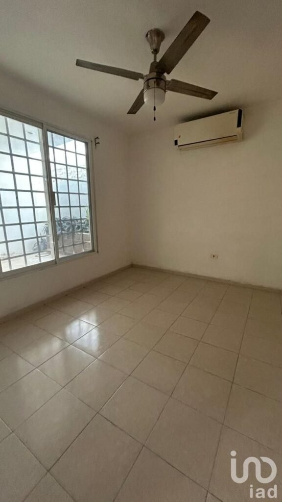 CASA EN VENTA EN FRACCIONAMIENTO SOL POLIGONO