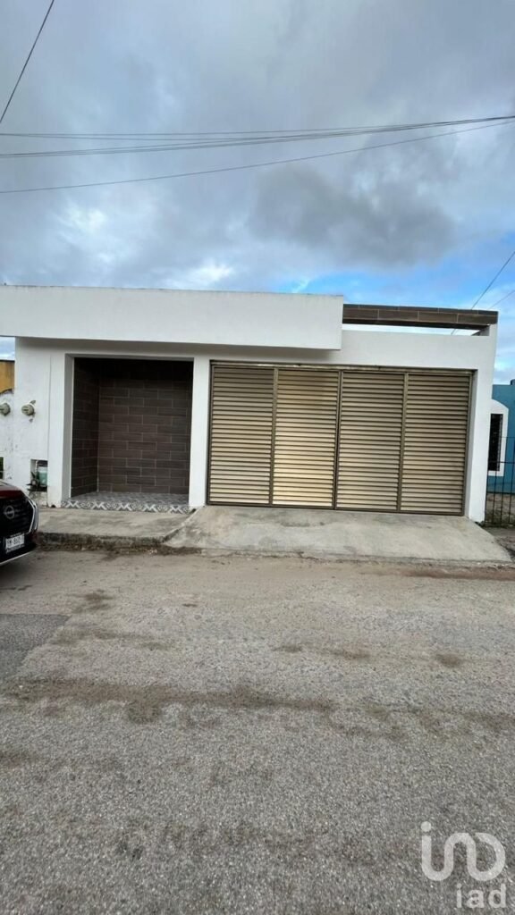 CASA EN VENTA EN FRACCIONAMIENTO SOL POLIGONO