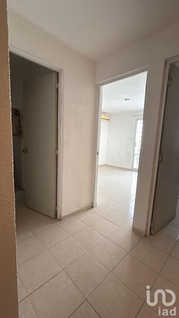 CASA EN VENTA EN FRACCIONAMIENTO SOL POLIGONO