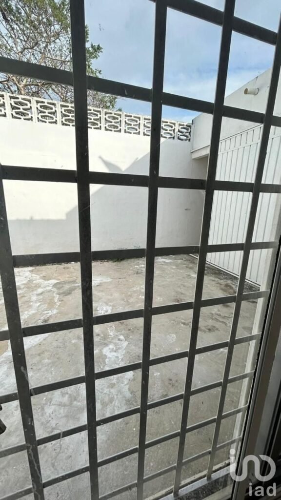 CASA EN VENTA EN FRACCIONAMIENTO SOL POLIGONO