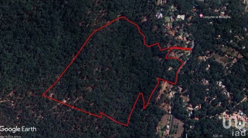 Se vende gran Terreno con casa en Avándaro, Valle de Bravo, México.