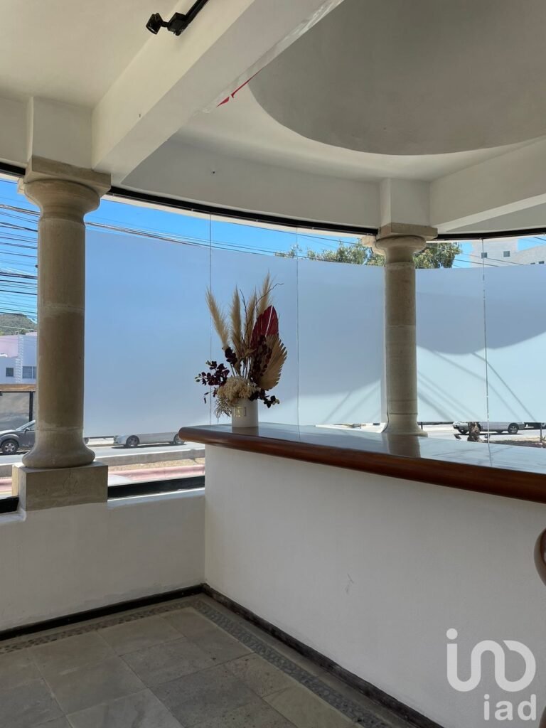 Se renta oficina de dos niveles en edificio en Valle de San Javier, Pachuca, Hidalgo