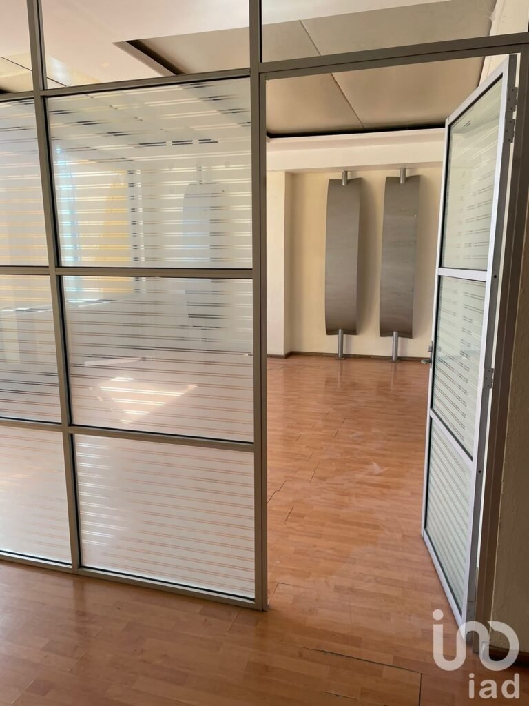 Se renta oficina de dos niveles en edificio en Valle de San Javier, Pachuca, Hidalgo