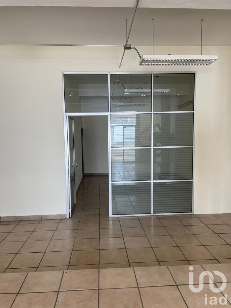 Se renta oficina de dos niveles en edificio en Valle de San Javier, Pachuca, Hidalgo