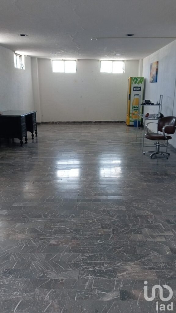 LOCAL COMERCIAL EN LAS PALMAS  PARA OFICINA.