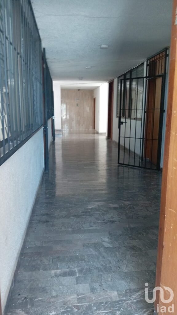 LOCAL COMERCIAL EN LAS PALMAS  PARA OFICINA.