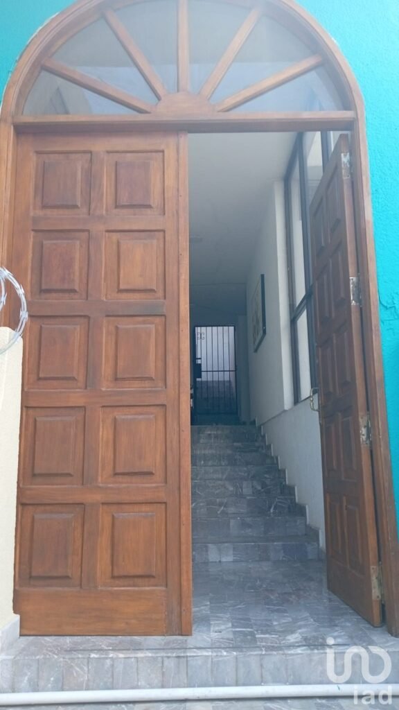 LOCAL COMERCIAL EN LAS PALMAS  PARA OFICINA.