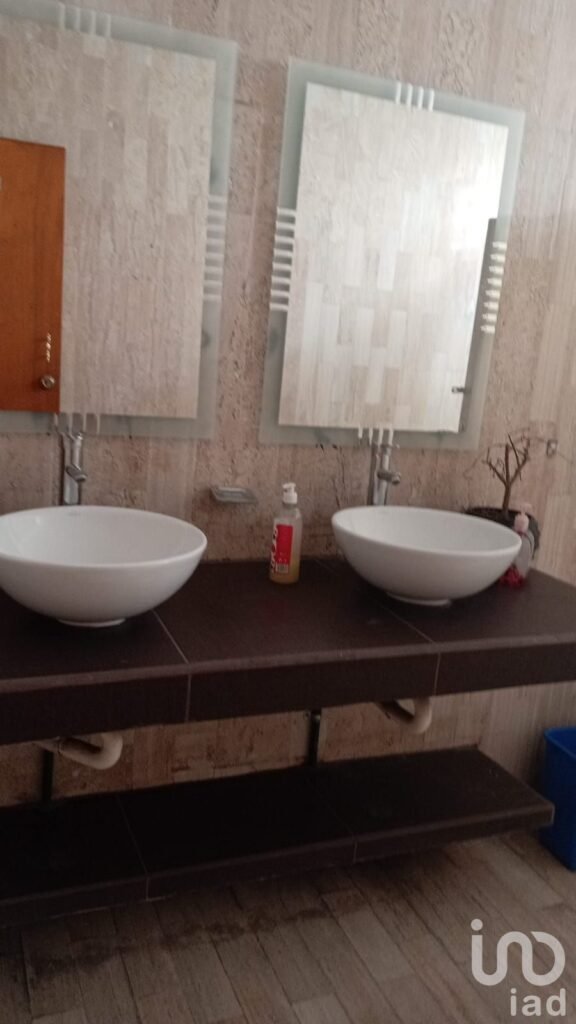 LOCAL COMERCIAL EN LAS PALMAS  PARA OFICINA.