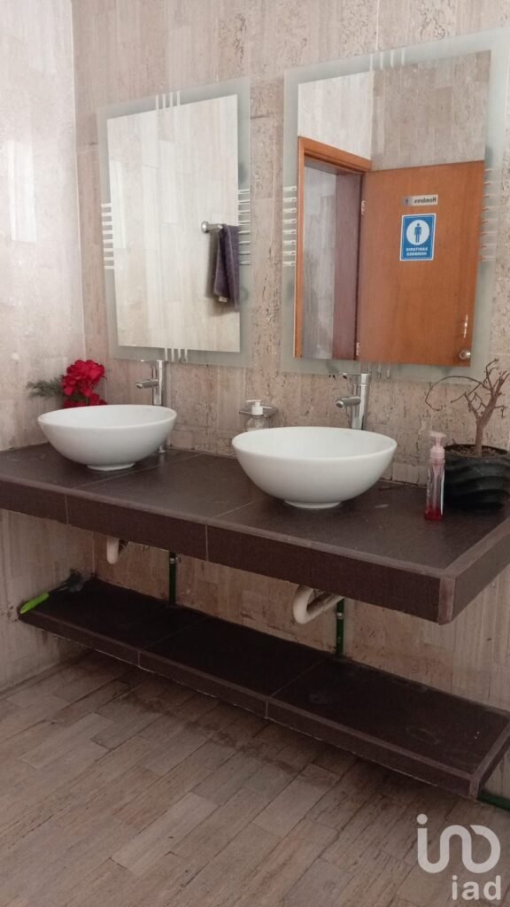 LOCAL COMERCIAL EN LAS PALMAS  PARA OFICINA.