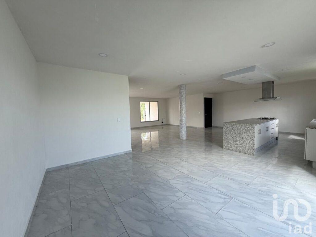 VENTA DE AMPLIA CASA EN STA MARIA XIXITLA, SAN PEDRO CHOLULA