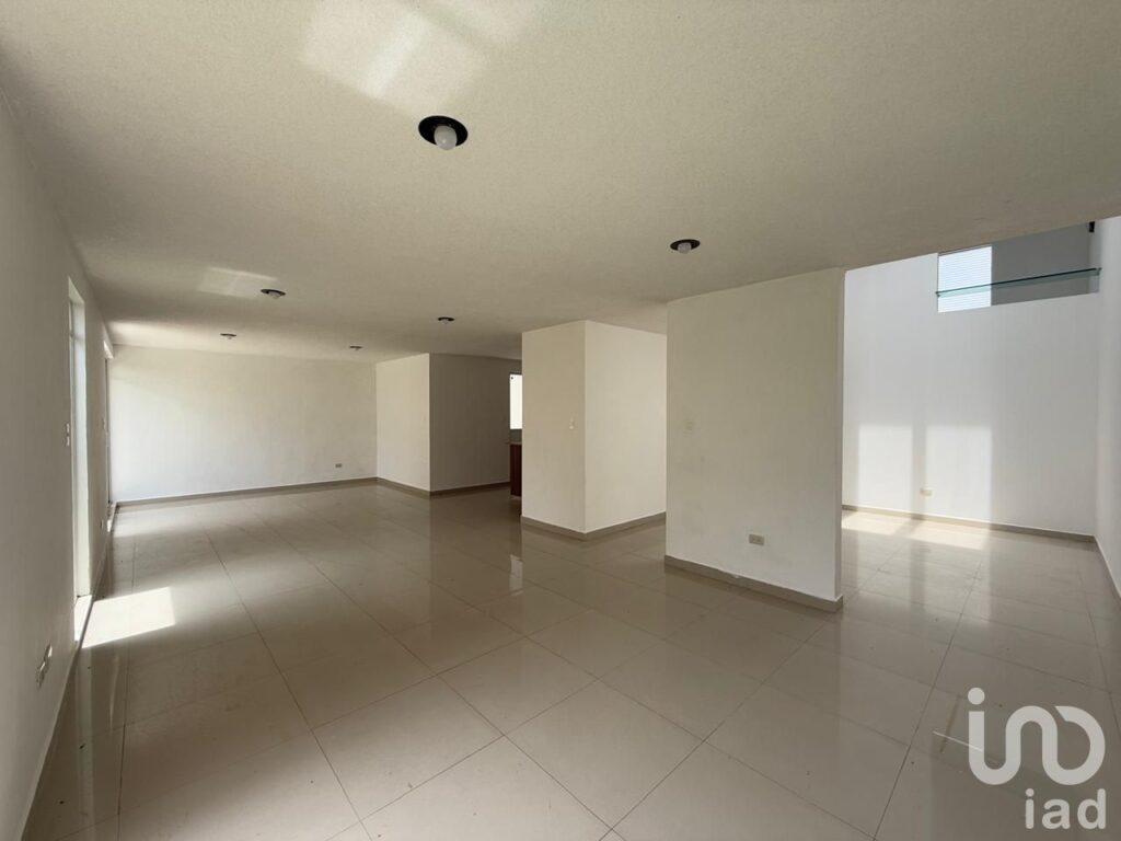 VENTA DE CASA CON AMPLIO JARDIN EN STA MARIA XIXITLA, SAN PEDRO CHOLULA