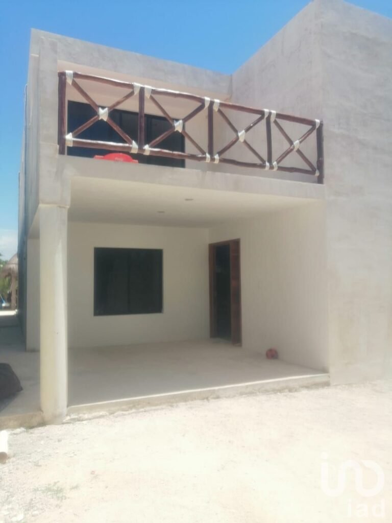 CASA EN VENTA EN PLAYA DE CHELEM, YUCATÁN