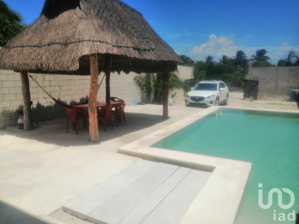 CASA EN VENTA EN PLAYA DE CHELEM, YUCATÁN