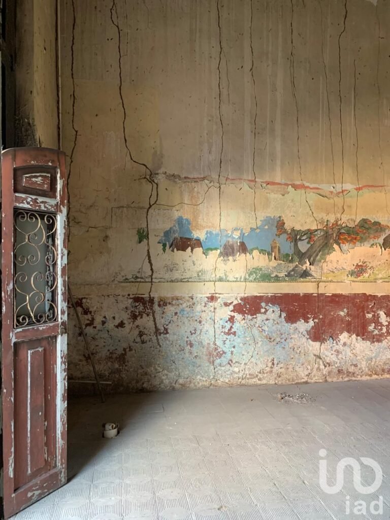 VENTA CASA PARA REMODELAR EN EL CENTRO DE MÉRIDA, ZONA SANTIAGO, INVERSIÓN SEGURA.