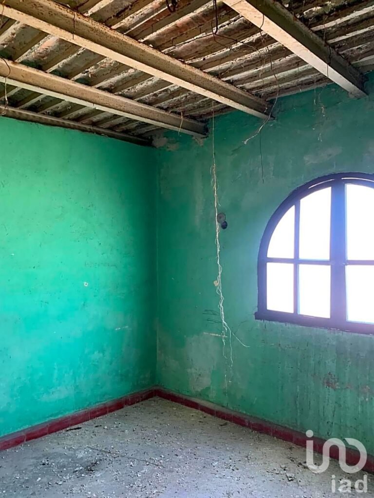 VENTA CASA PARA REMODELAR EN EL CENTRO DE MÉRIDA, ZONA SANTIAGO, INVERSIÓN SEGURA.