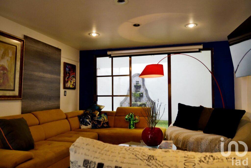 Oportunidad, baja de precio!. Coyoacán. Acogedora casa en venta. A unos pasos de Galerías Coapa.