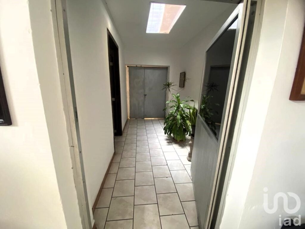 Propiedad en venta en Tepic Centro, ideal para clínica o proyecto de inversión con alta plusvalía