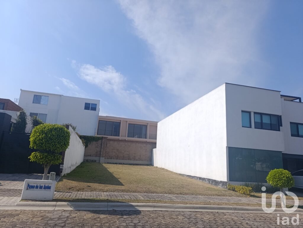 Terreno en venta Lomas de Angelópolis Paseo de Los Andes 10-10-10