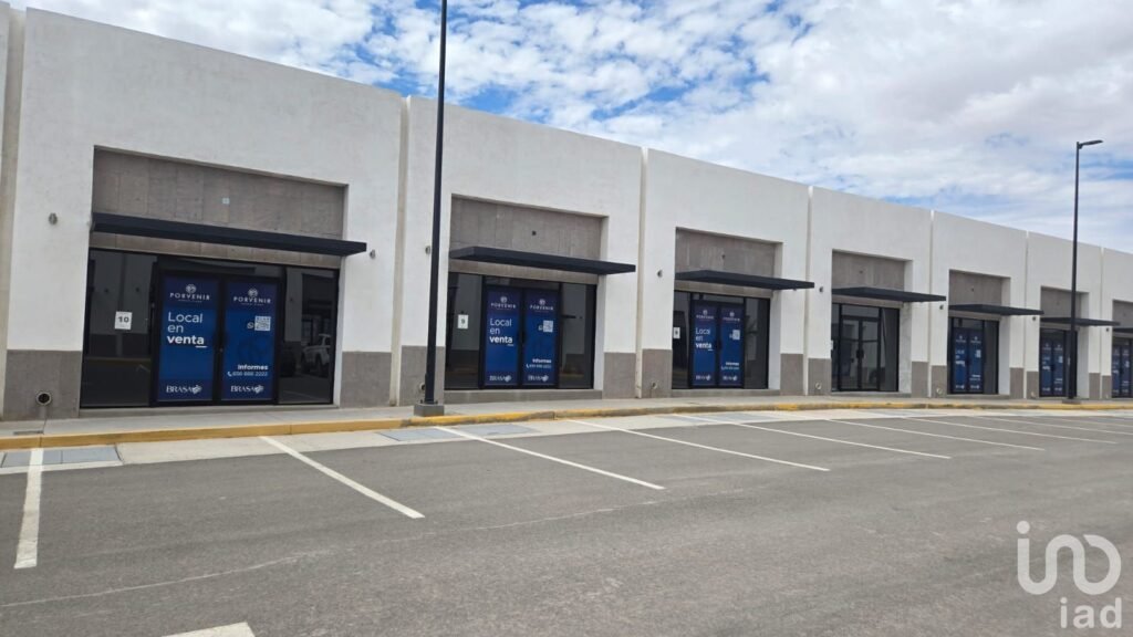 LOCAL EN VENTA PLAZA COMERCIAL ZONA GOMEZ MORIN