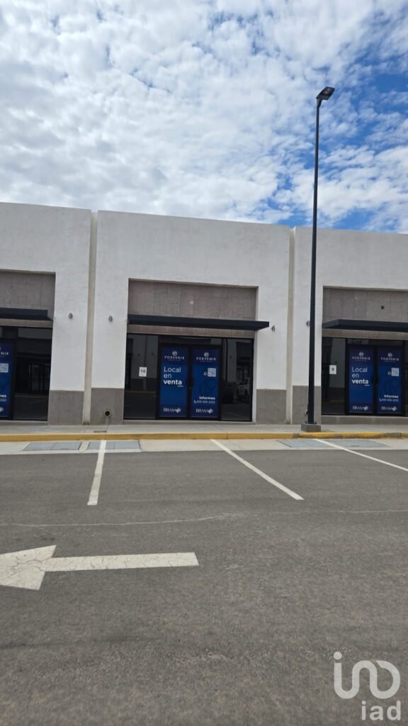 LOCAL EN VENTA PLAZA COMERCIAL ZONA GOMEZ MORIN