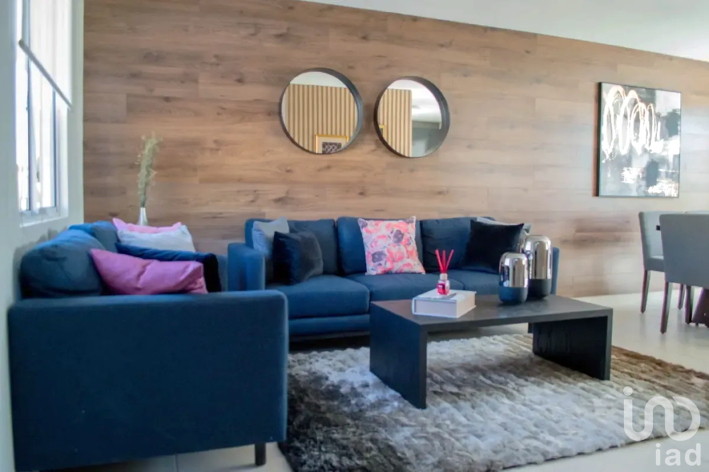 Hermosa Casa de 2 Niveles dentro de Fraccionamiento en Tecámac, EDOMEX