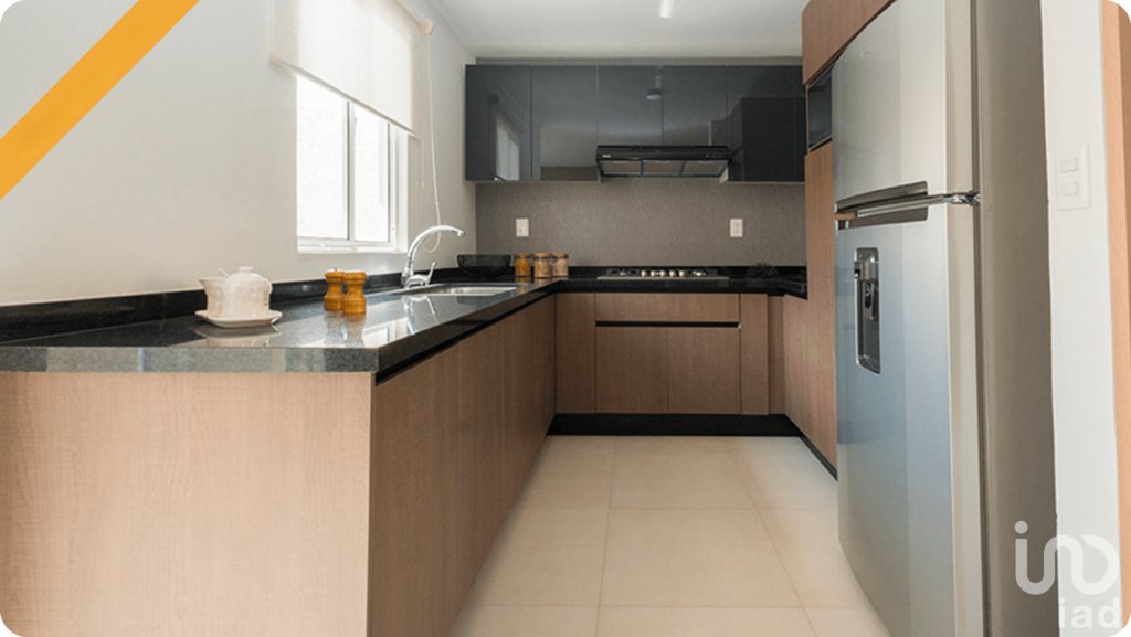 Hermosa Casa de 2 Niveles dentro de Fraccionamiento en Tecámac, EDOMEX