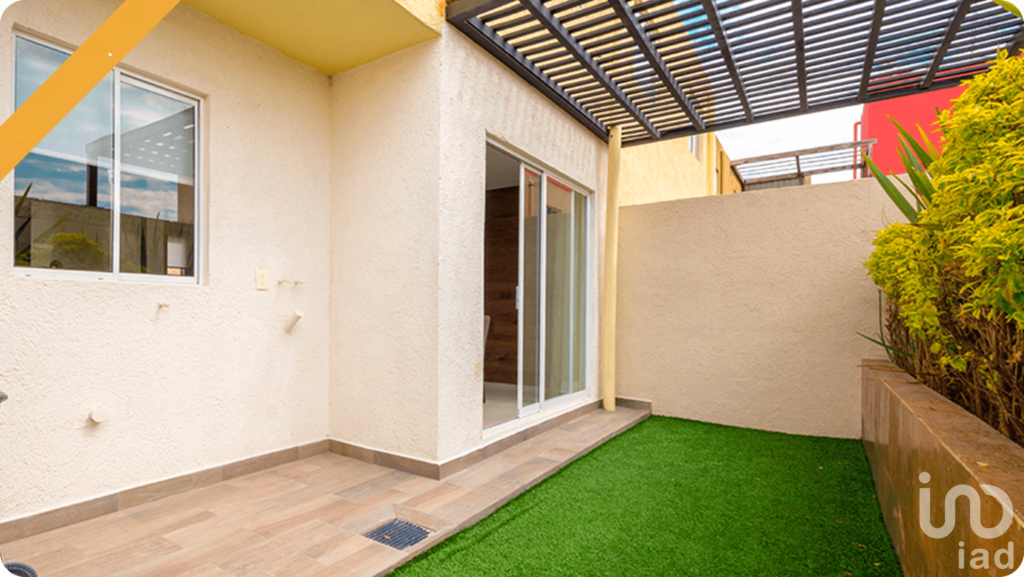 Hermosa Casa de 2 Niveles dentro de Fraccionamiento en Tecámac, EDOMEX