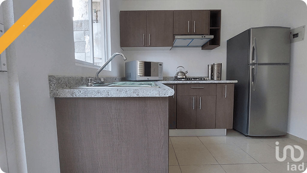 Hermosa Casa de 2 Niveles dentro de Fraccionamiento en Tecámac, EDOMEX