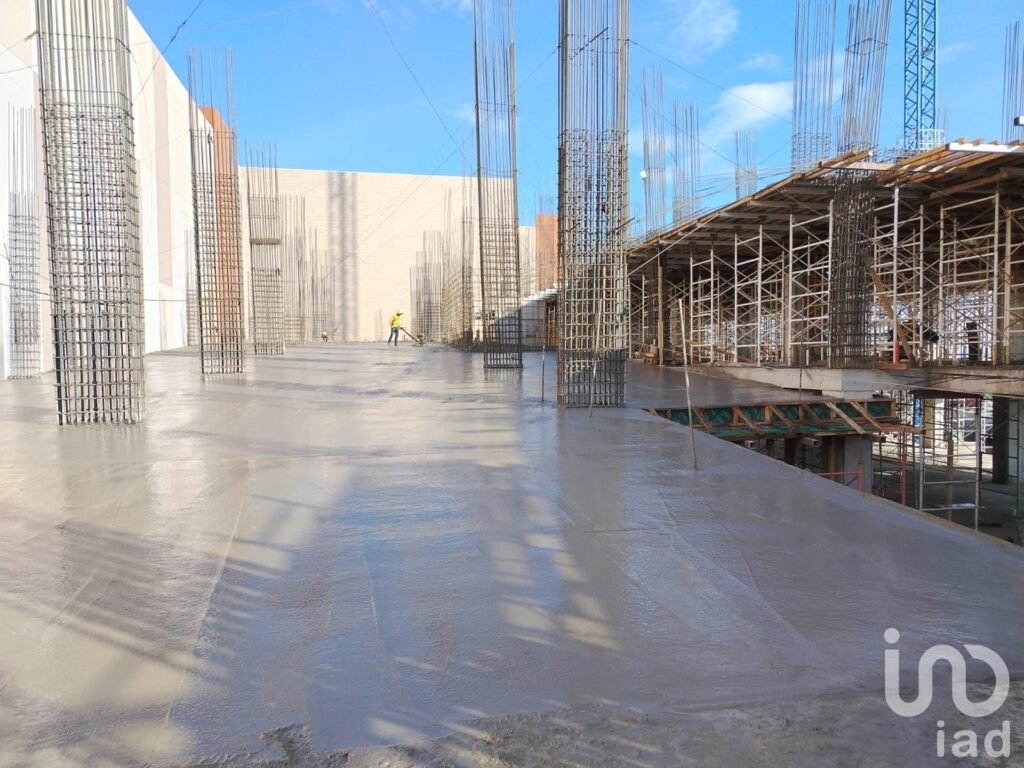 VENTA DE LOCAL COMERCIAL S.L.P. Towers at The Park