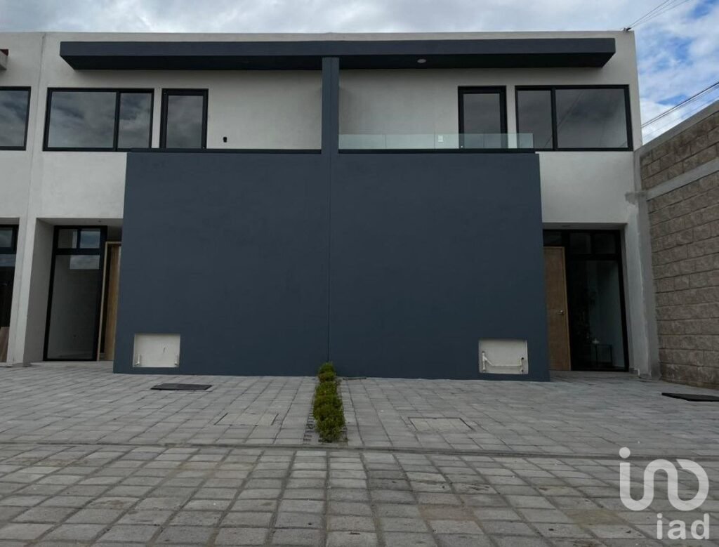 CASA EN VENTA POR LOS HÉROES DE PUEBLA, PUEBLA