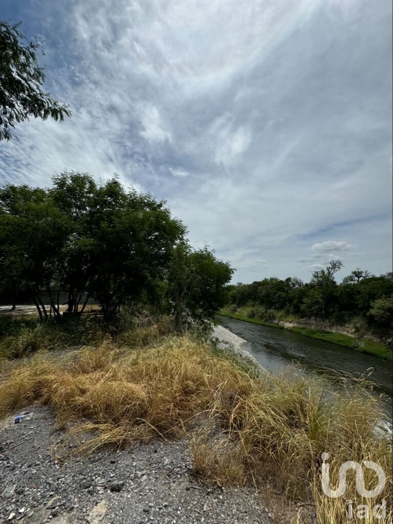 Gran Terreno en Renta en excelente ubicación
